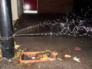 5 Efficient Countermeasures Against Water Damage from a Burst Water Pipe